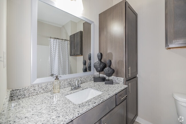 2BR, 2BA - 1112SF - B8 - First Bathroom