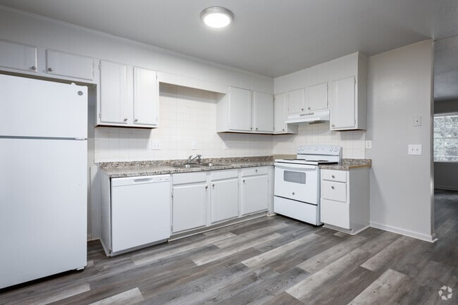 Cocina - Delmonte Court Apartments
