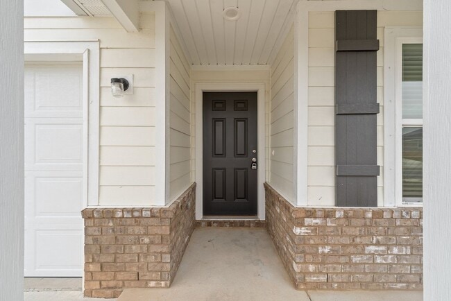 Photo - 630 Whispering Creek Ave