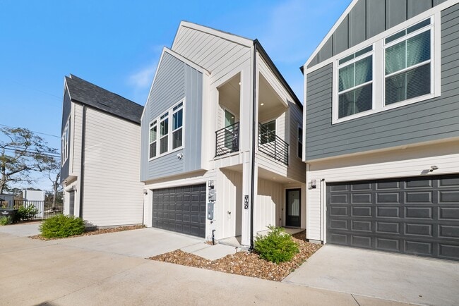 Photo - 6130 Campos Dr