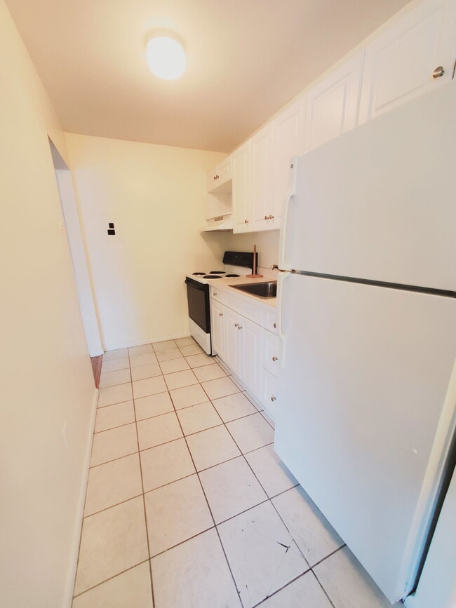 Building Photo - 960 Hope St Unit 1 Rental
