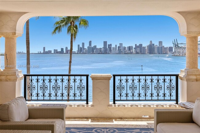 Building Photo - 5245 Fisher Island Dr Unit 5245