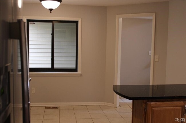 Photo - 4785 Huntwood Path