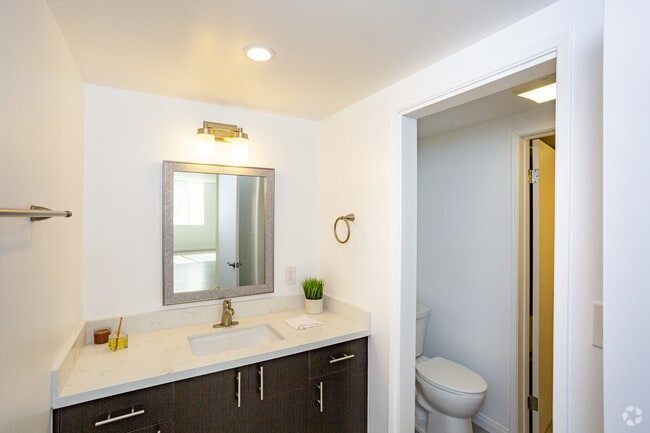 2BR, 2BA - 1281 SF - #304 bathroom