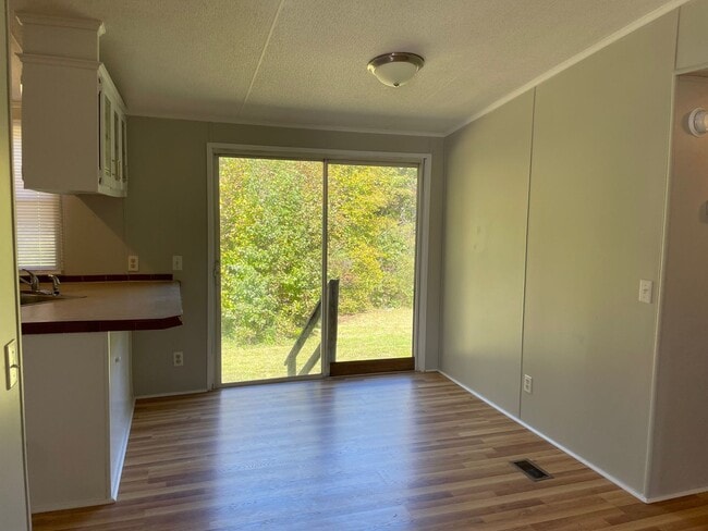 Photo - 3 BED, 2 BATH MOBILE HOME