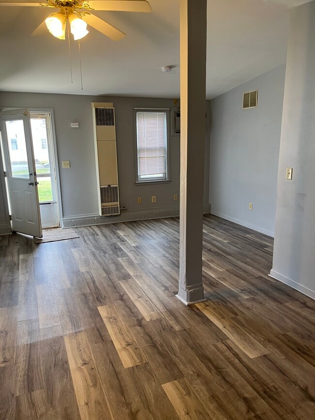 Building Photo - 193 Monroe St Unit 193 C Rental