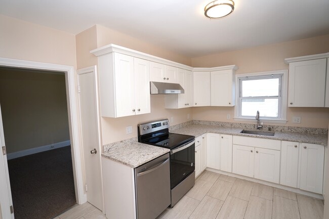 Building Photo - 83 Waverly St Unit 83 Waverly Rental