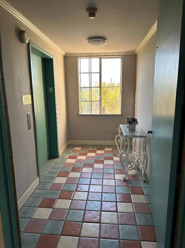 Photo - 4230 S Centinela Ave
