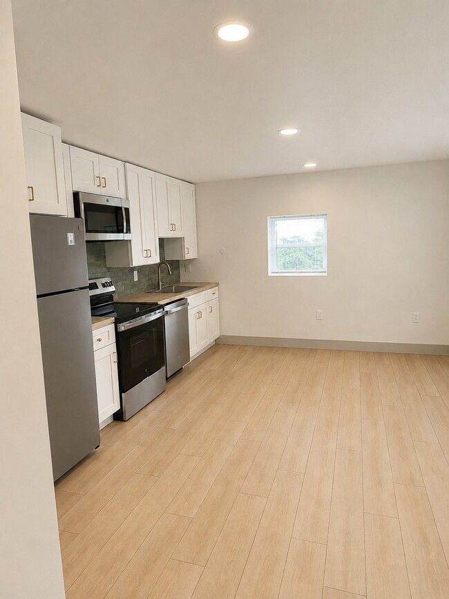 Photo - 1116 Trigg St SE