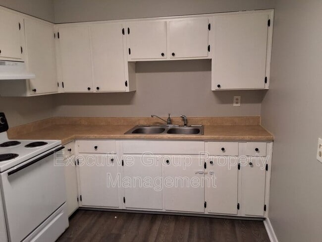 Photo - 1122 Evelyn Dr