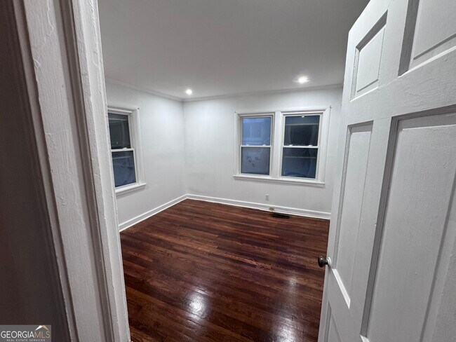 Photo - 1604 Steele Dr NW