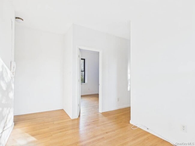 21-37-37 33rd St Unit 3D