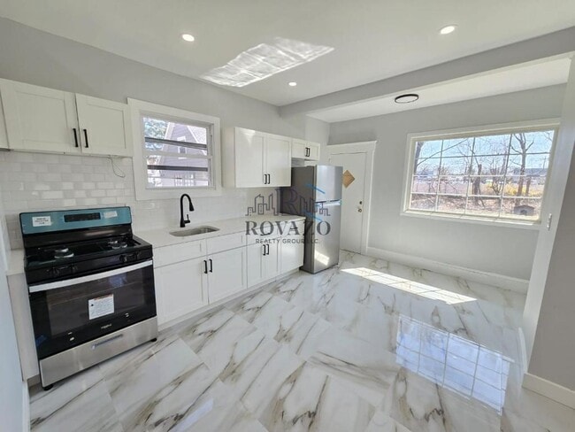 Photo - 1549 Morris Pl