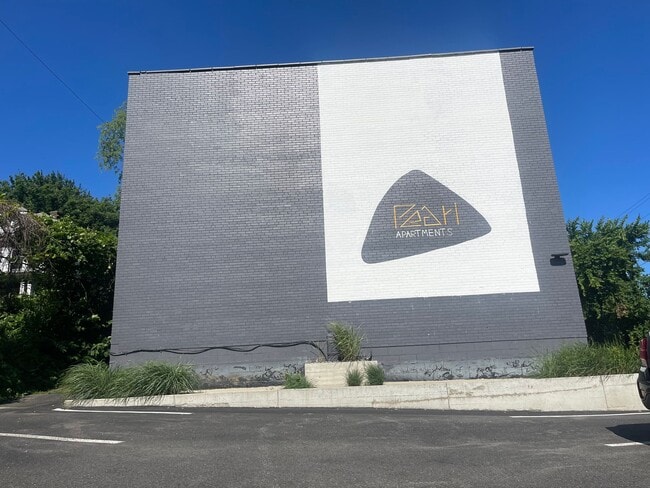 Building Photo - The Pearl Apartments