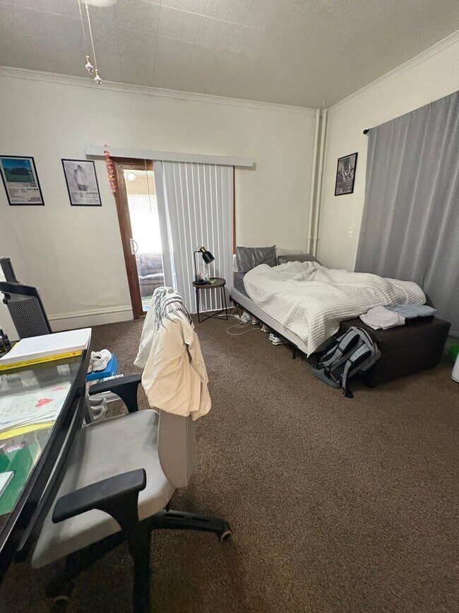 Photo - 4 Bedroom 2 Bathroom Near Campus Unit 403