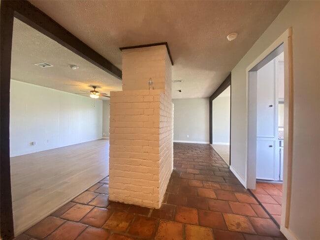 815 Ramada Dr