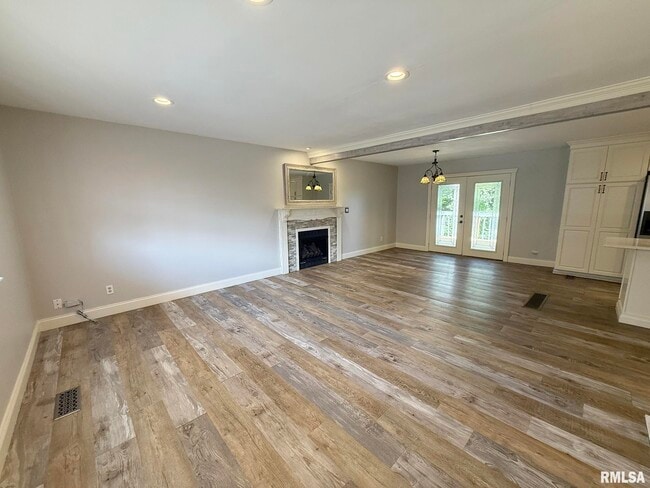 Photo - 1013 W Wonderview Dr