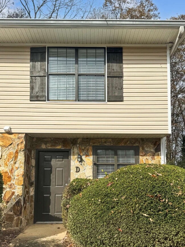 Building Photo - Recently Renovated Condo in Lake Lanier Community Unit D
