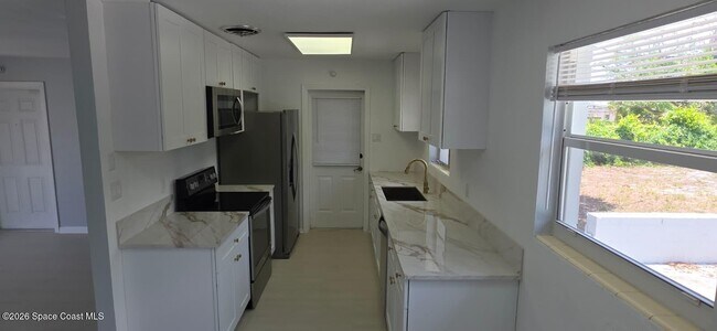 Photo - 1047 Japonica Ln