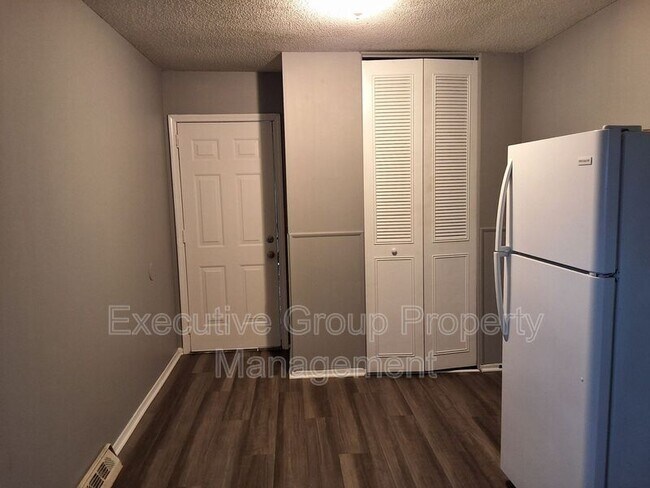 Photo - 801 Monin Rd