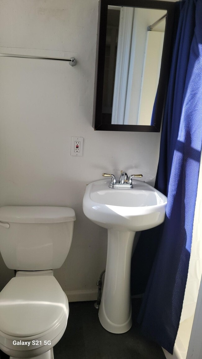 Photo - 1332 Buchanan St Unit Efficiency Apartment