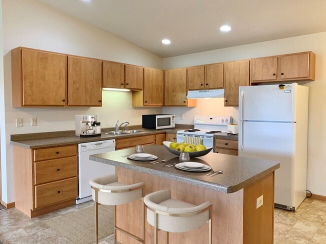 Photo - Willow Estates