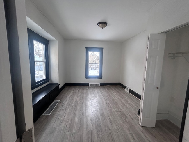 Photo - 7715 Goodman Ave