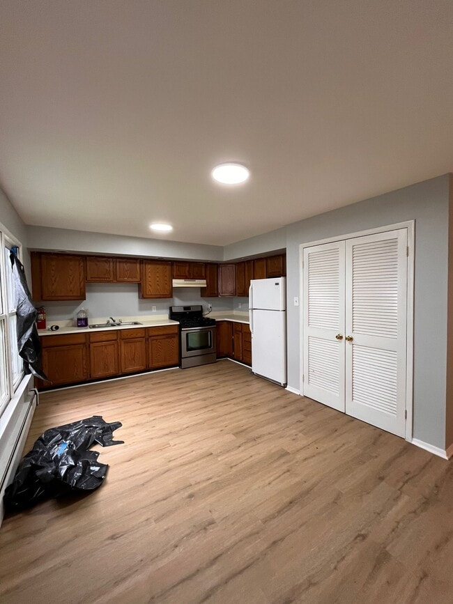 Building Photo - 52 Van Nostrand Ave Unit Single Family