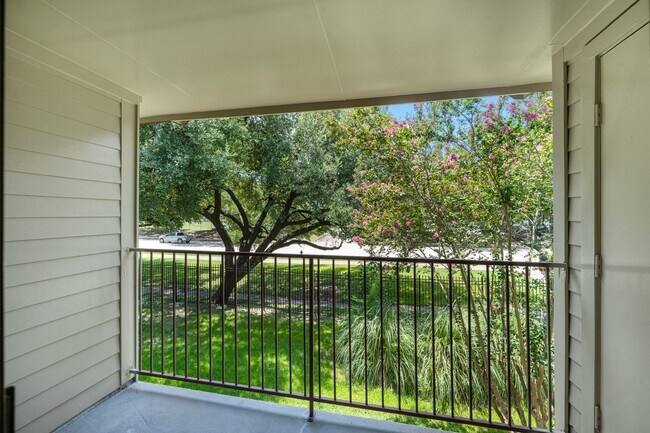 Building Photo - 2120 El Paseo St Unit 2708