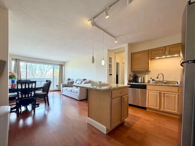 Photo - 29 Concord Ave Unit 706