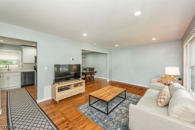 Building Photo - 7 Sunnyside Rd Rental