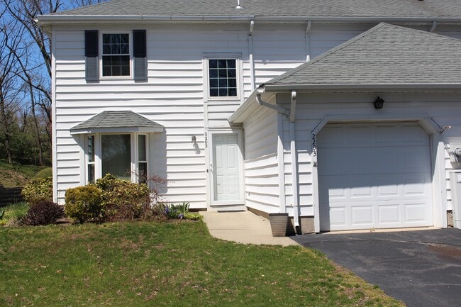 Photo - 2203 Buckingham Cir
