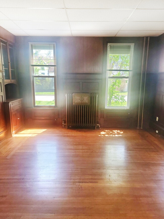 Photo - 503 6th St N