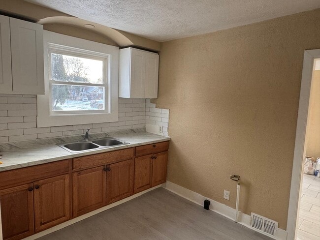 Photo - 9400 Lakepointe St