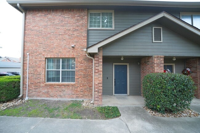 Photo - 68 Chapel Hill Cir