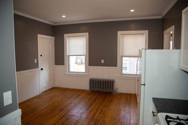 Photo - 95 Bradford Ave Unit 2