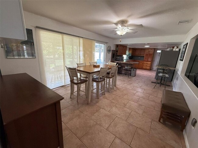Photo - 15152 Buswell Ave
