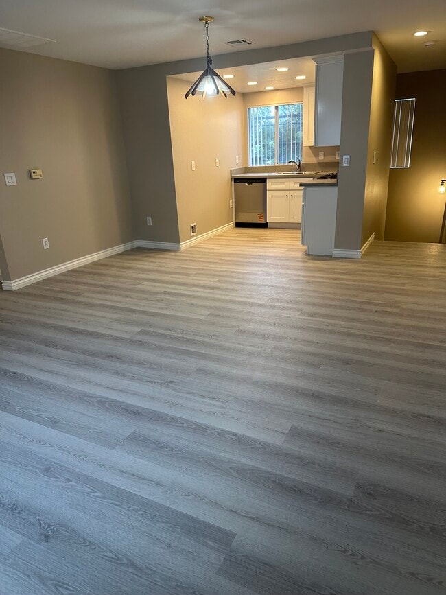 Photo - 20609 Seine Ave