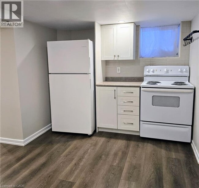 Photo - 147 Benton St