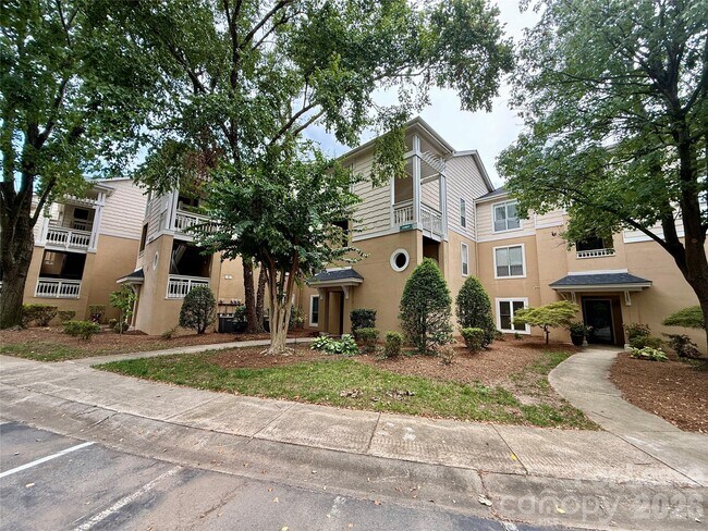 18009 Kings Point Dr Unit D