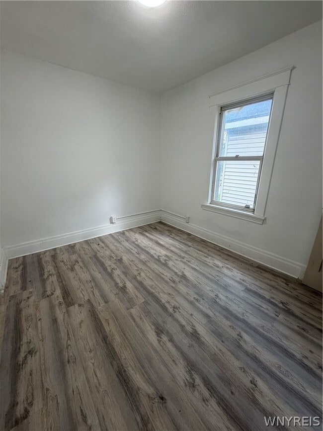 Photo - 1533 La Salle Ave