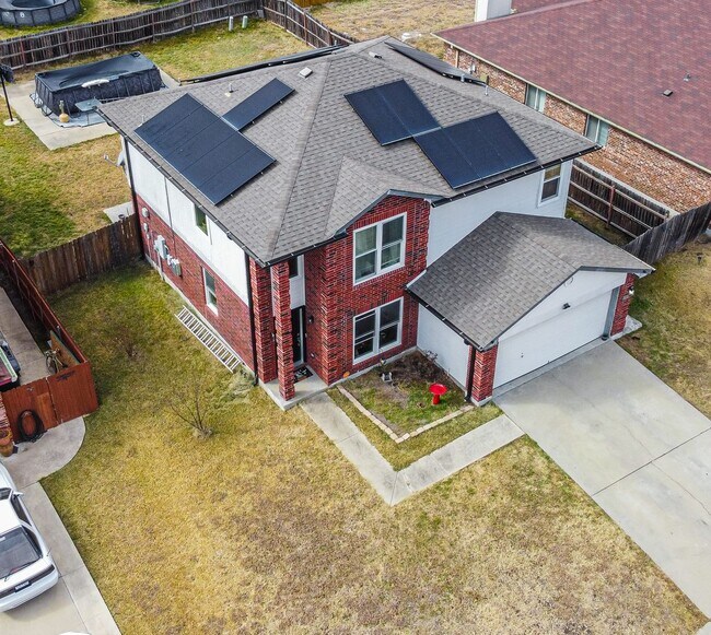 Photo - 2-Story 3 Bedroom, 3 Bathroom Home with Solar Panels!!!