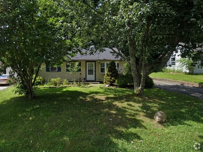 Building Photo - Coming Soon- Madison Ranch, 3 bedroom, 2 c... Rental