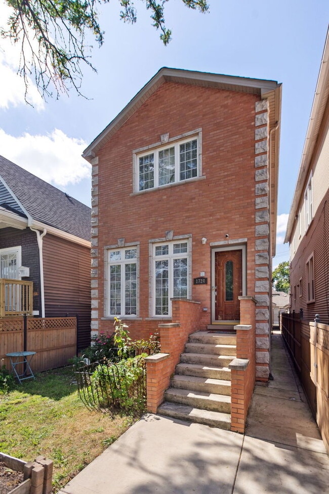 Building Photo - 1724 N Keeler Ave Rental