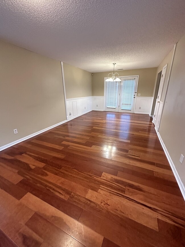 Photo - 160 Mills Run Dr