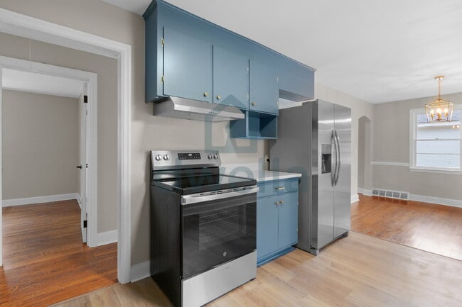 Photo - "Charming 5-Bedroom Oasis with 2 Full Bath... Apartamento