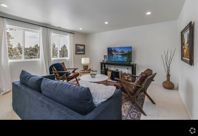 Building Photo - 69353 Hinkle Butte Dr Rental