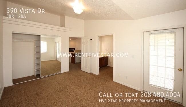 Photo - 390 Vista Dr
