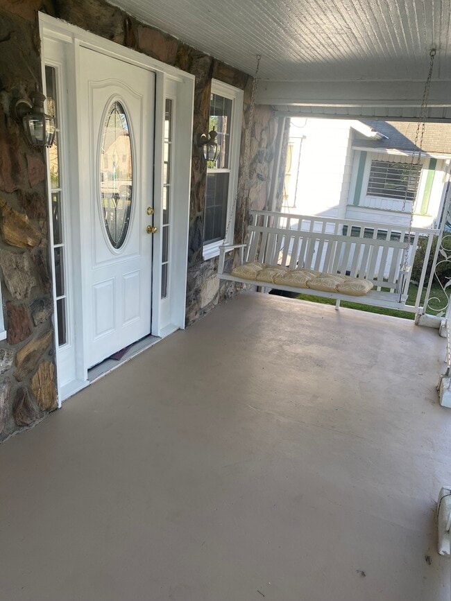 Photo - 108 Johnson St