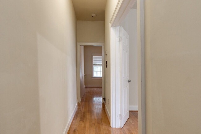 7 W Leigh St